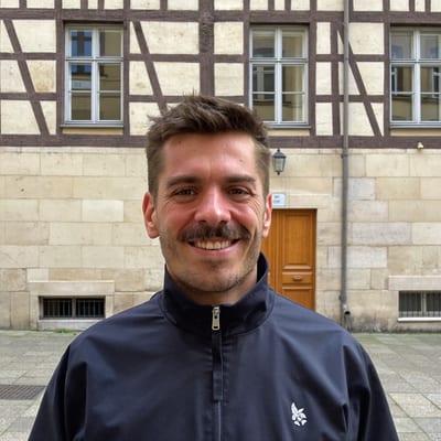 Portrait d'un habitant du centre-ville de Dijon ayant comparé ses devis de diagnostic